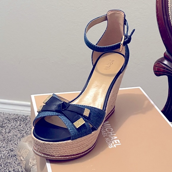 Michael Ktors Ripley Wedge Denim Size 11